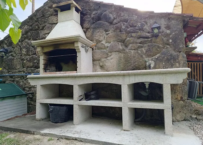 A Vina De Lina. Turismo Rural Con Piscina Y Finca.